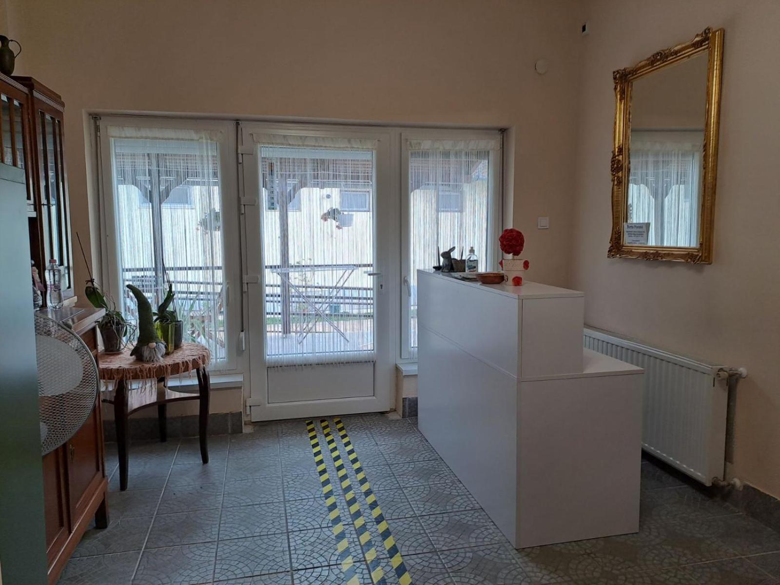 Berta Panzió Bed & Breakfast Hajduszoboszlo Bagian luar foto