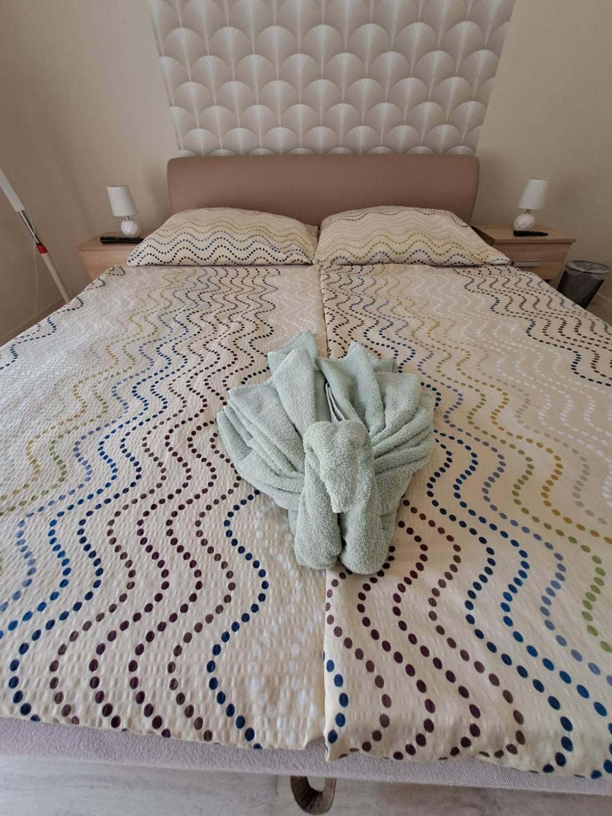 Berta Panzió Bed & Breakfast Hajduszoboszlo Bagian luar foto