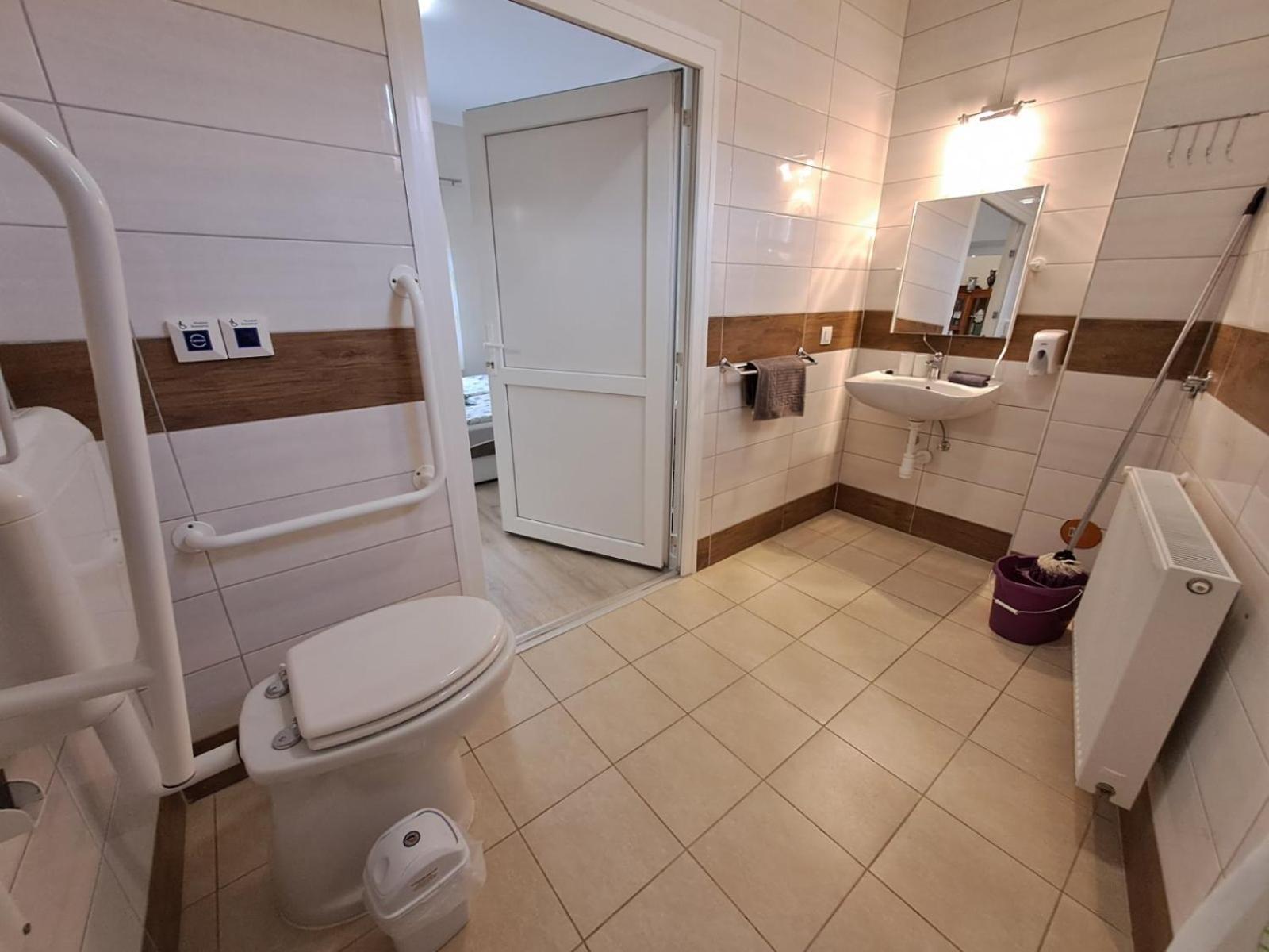 Berta Panzió Bed & Breakfast Hajduszoboszlo Ruang foto