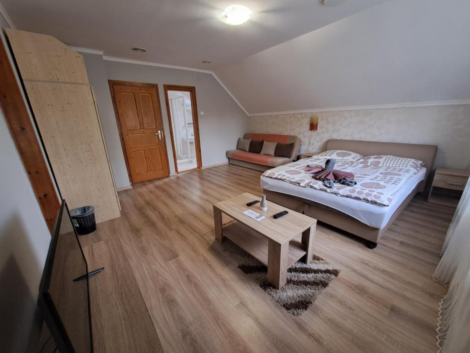 Berta Panzió Bed & Breakfast Hajduszoboszlo Ruang foto