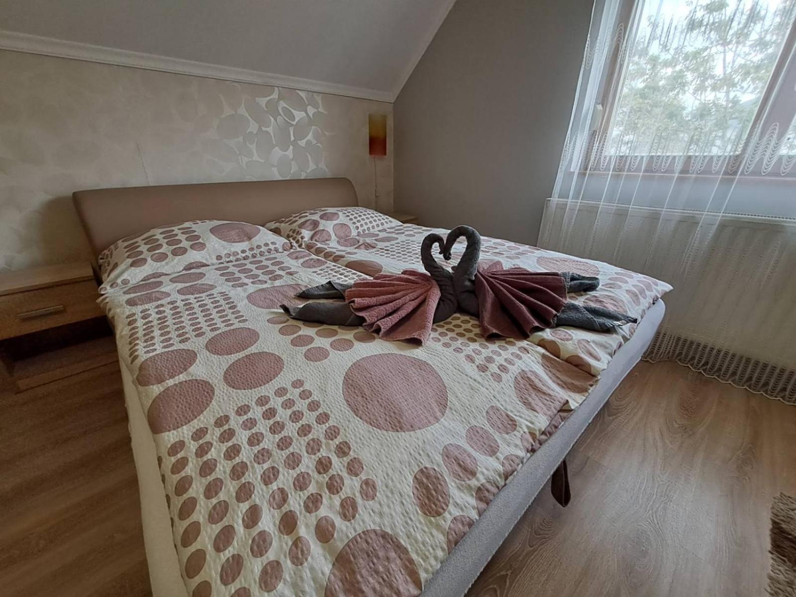 Berta Panzió Bed & Breakfast Hajduszoboszlo Ruang foto