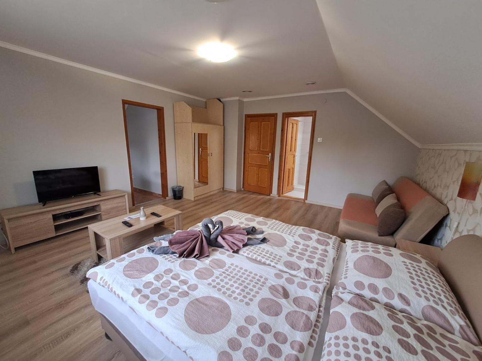 Berta Panzió Bed & Breakfast Hajduszoboszlo Ruang foto