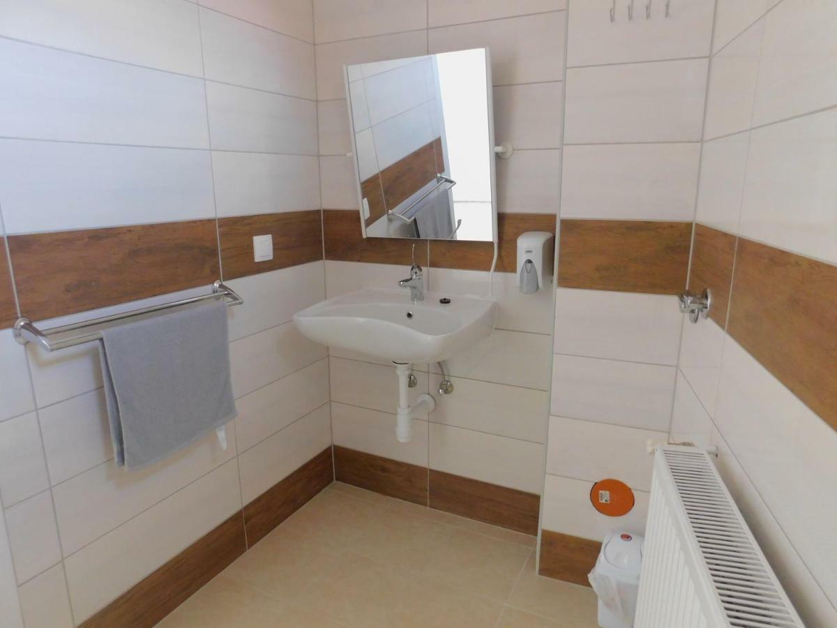 Berta Panzió Bed & Breakfast Hajduszoboszlo Bagian luar foto